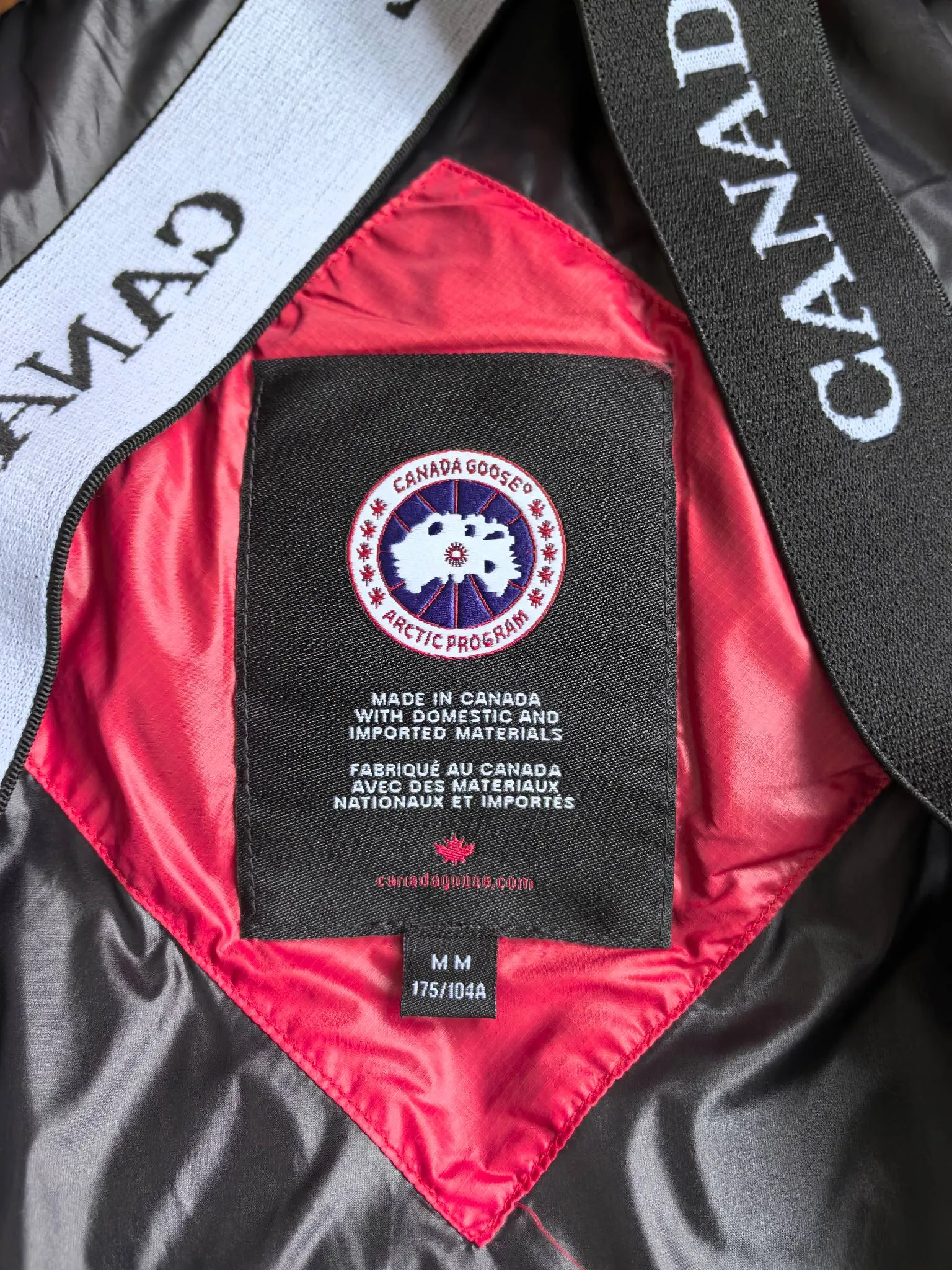 P800 2252M Crofton Puffer Unisex Jacket Down Jacket. Color: red red label. Size: S M L XL XXL.